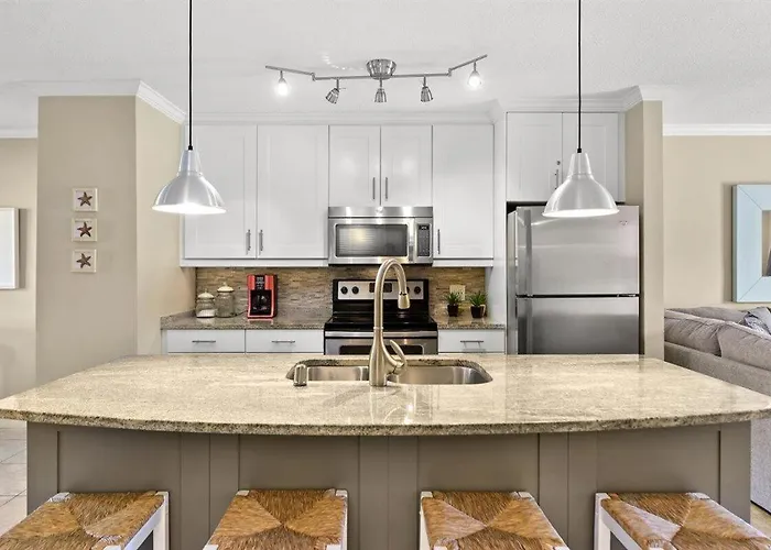 Updated 2 Bedroom In Tiffanie By The Sea With Outdoor Pool, Steps To The Beach! Ocean City