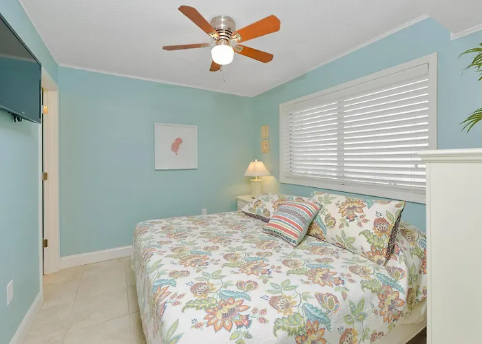 Updated 2 Bedroom In Tiffanie By The Sea With Outdoor Pool, Steps To The Beach! Ocean City