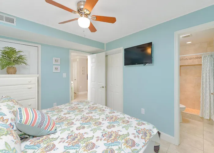 Holiday home Updated 2 Bedroom In Tiffanie By The Sea With Outdoor Pool, Steps To The Beach! Ocean City