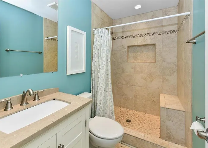 Holiday home Updated 2 Bedroom In Tiffanie By The Sea With Outdoor Pool, Steps To The Beach!