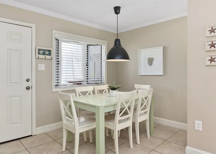 Updated 2 Bedroom In Tiffanie By The Sea With Outdoor Pool, Steps To The Beach! Ocean City