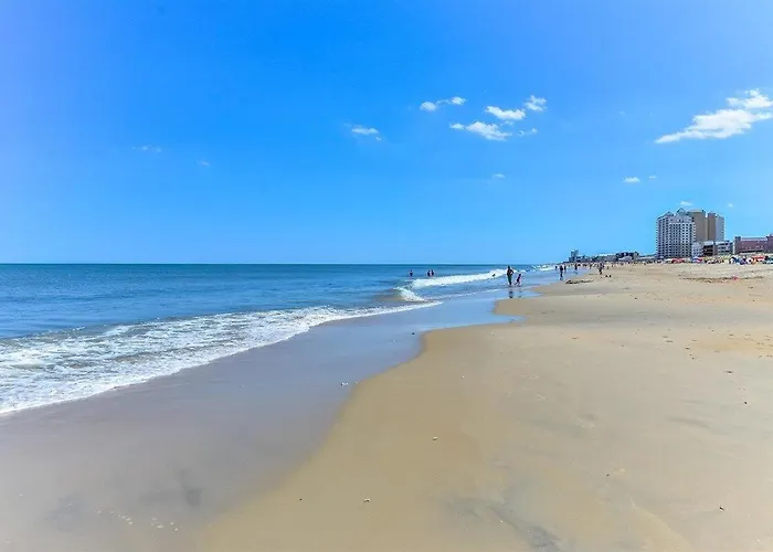 Updated 2 Bedroom In Tiffanie By The Sea With Outdoor Pool, Steps To The Beach!