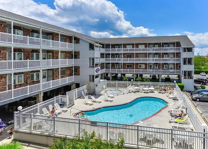 Updated 2 Bedroom In Tiffanie By The Sea With Outdoor Pool, Steps To The Beach! Holiday home Ocean City